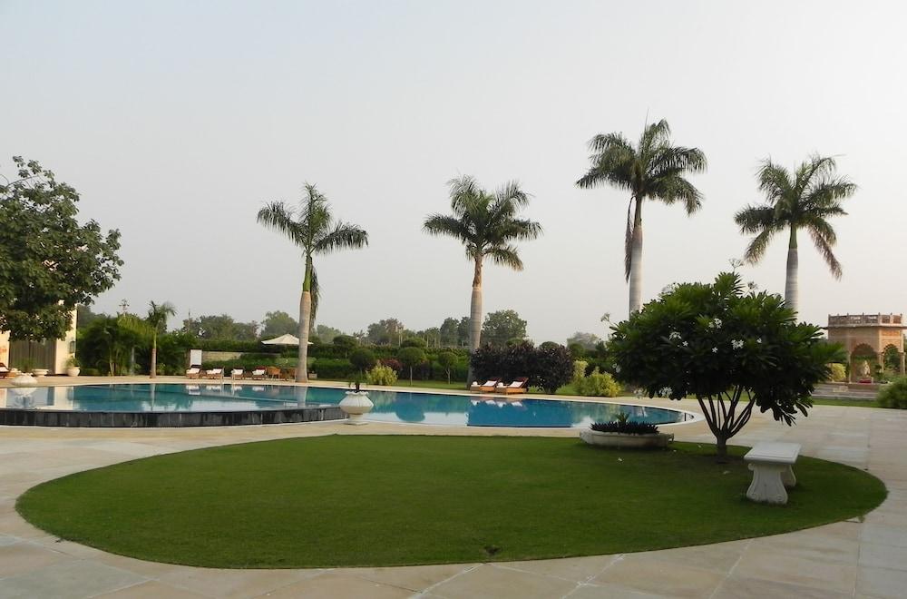 The Lalit Temple View Hotel Khajuraho Ngoại thất bức ảnh