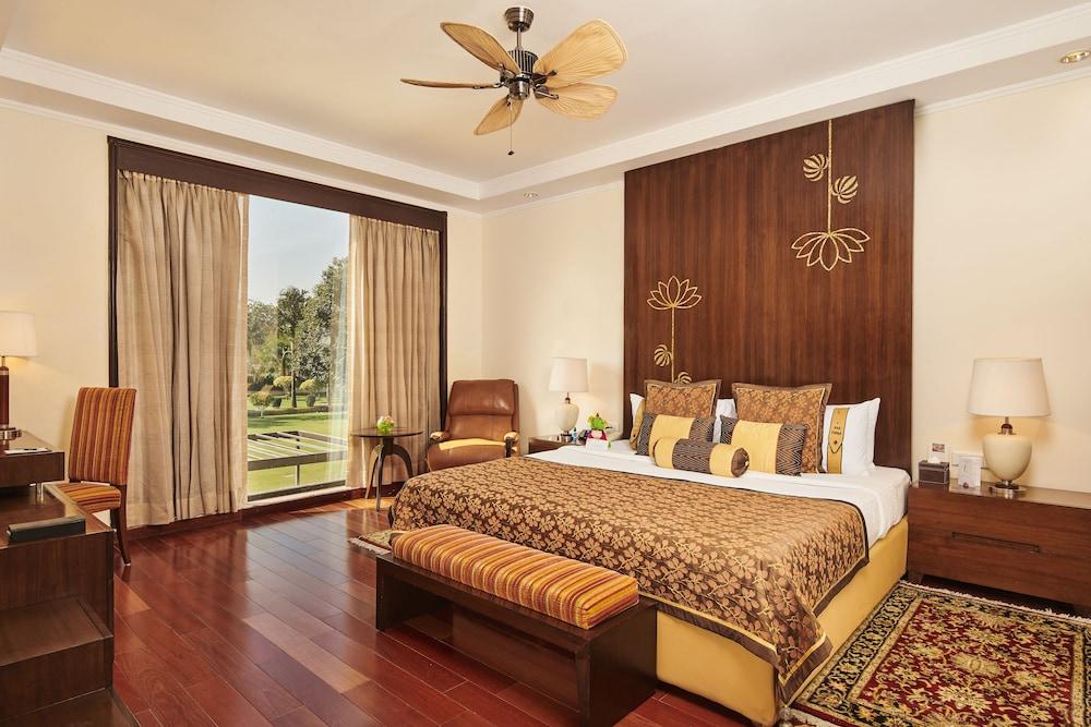 The Lalit Temple View Hotel Khajuraho Ngoại thất bức ảnh