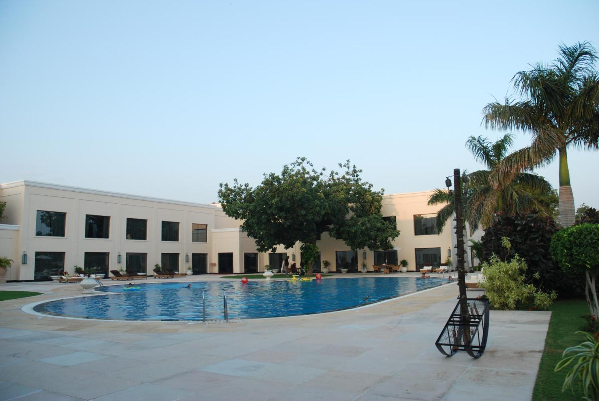 The Lalit Temple View Hotel Khajuraho Ngoại thất bức ảnh