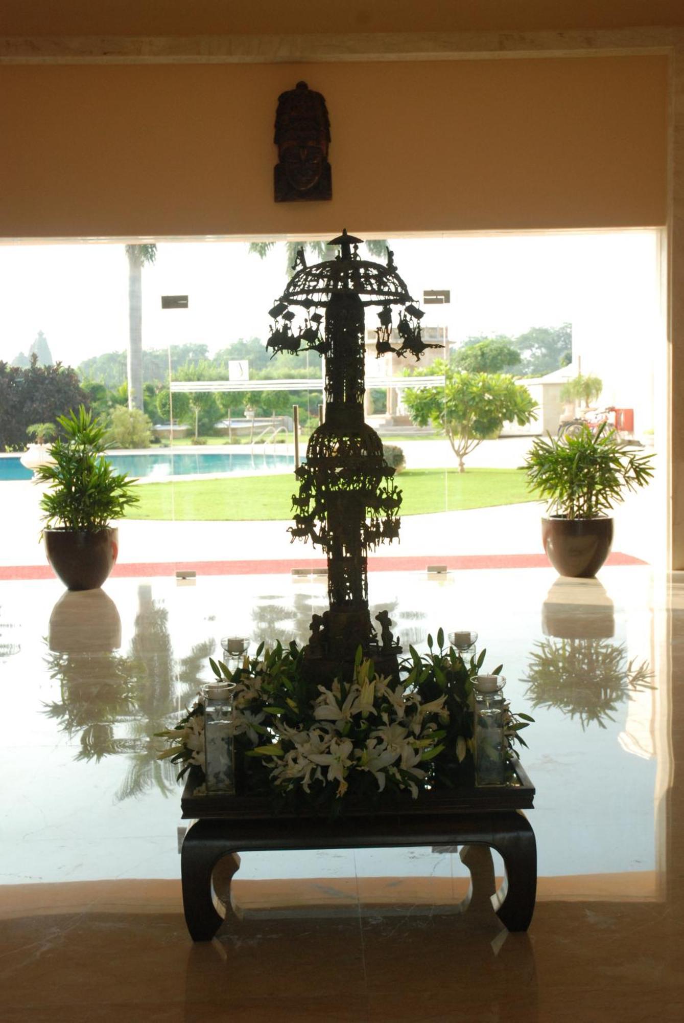 The Lalit Temple View Hotel Khajuraho Ngoại thất bức ảnh