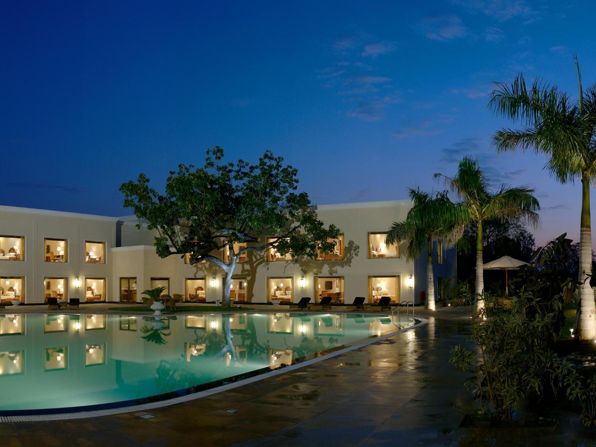 The Lalit Temple View Hotel Khajuraho Ngoại thất bức ảnh