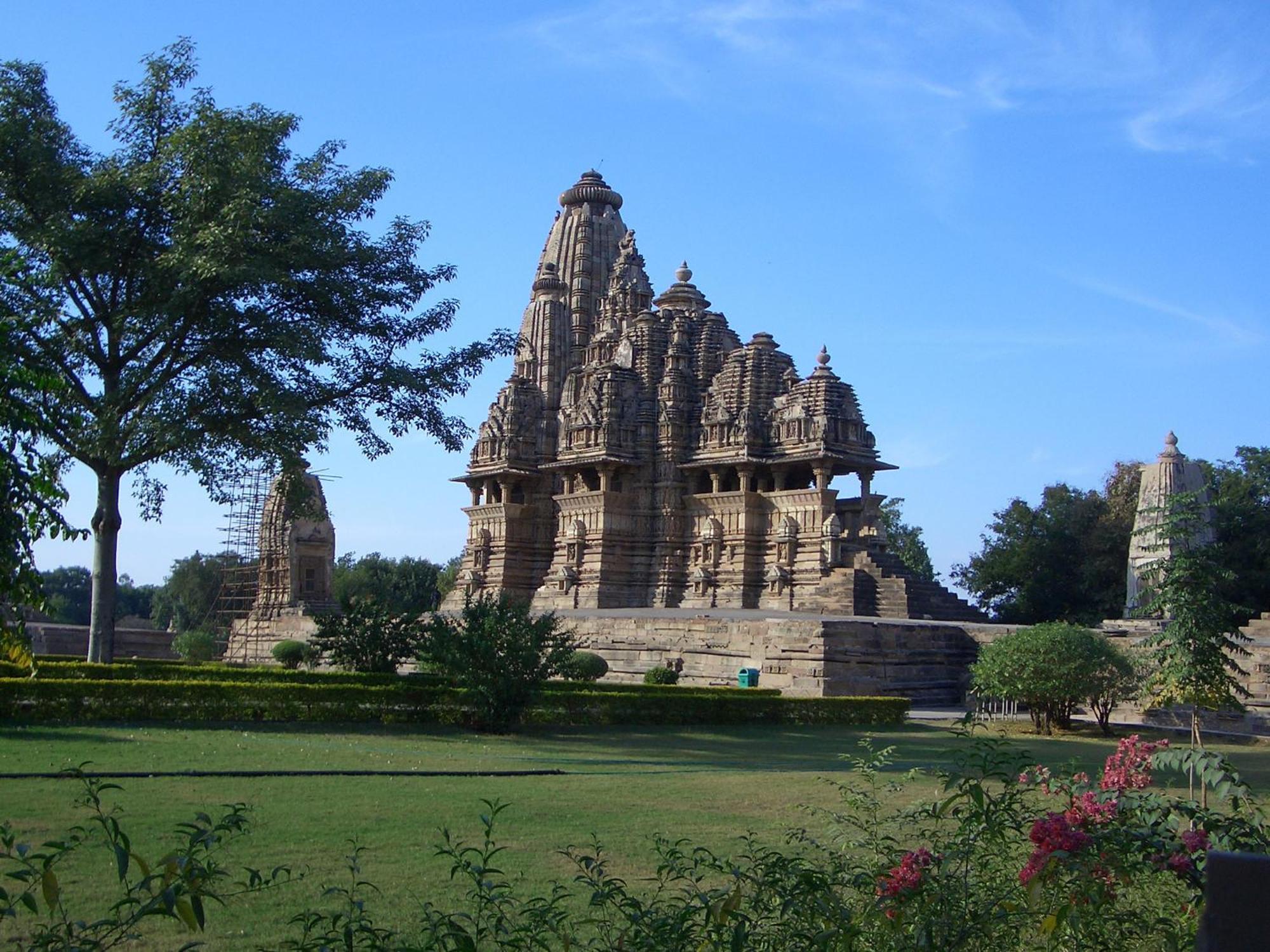 The Lalit Temple View Hotel Khajuraho Ngoại thất bức ảnh
