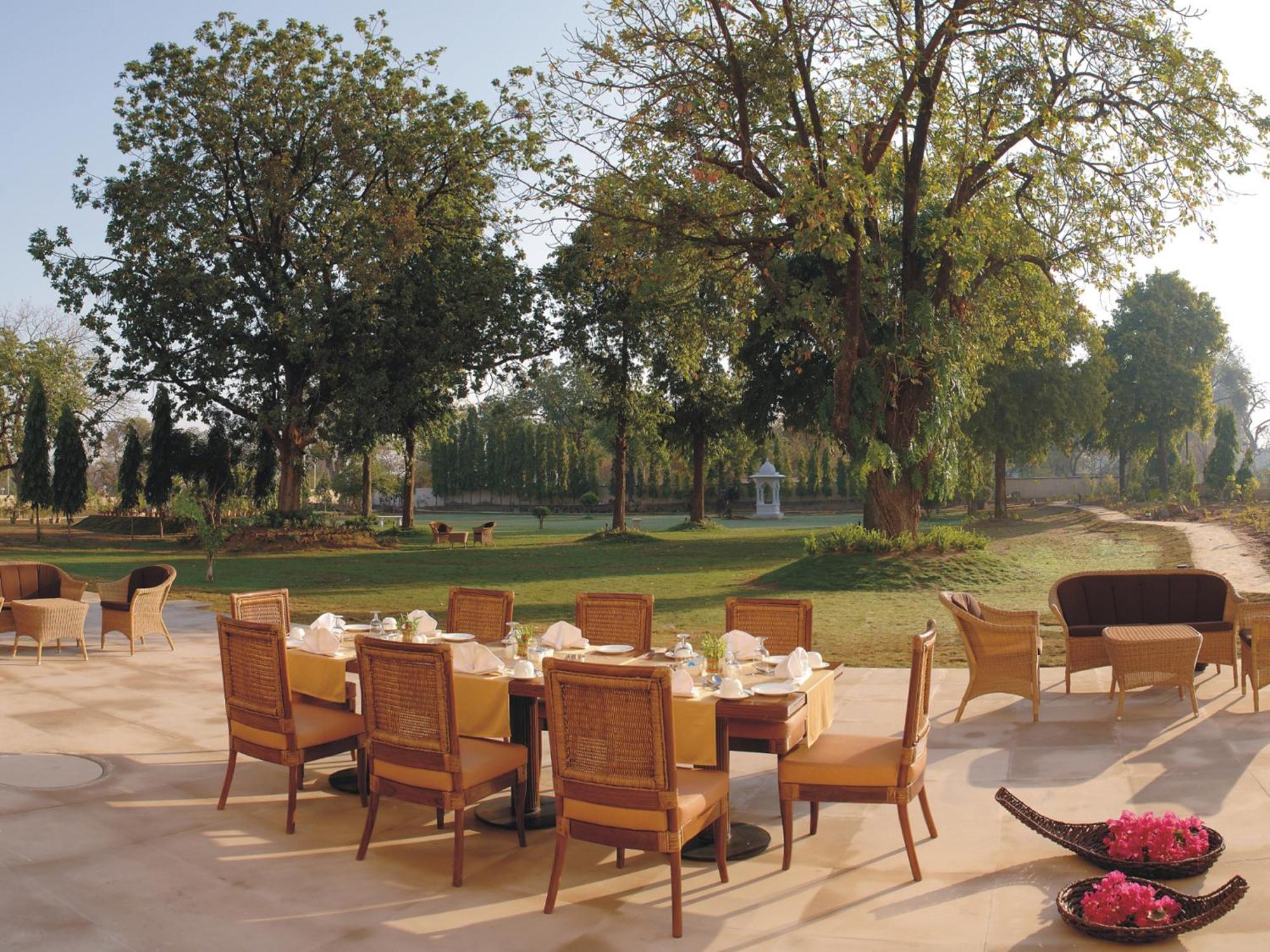 The Lalit Temple View Hotel Khajuraho Ngoại thất bức ảnh