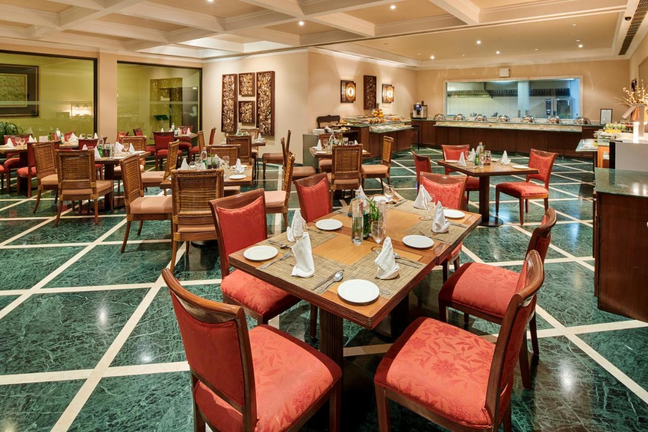 The Lalit Temple View Hotel Khajuraho Ngoại thất bức ảnh