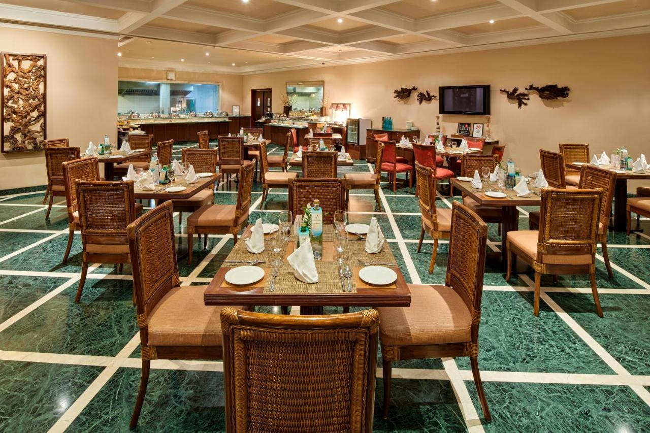 The Lalit Temple View Hotel Khajuraho Ngoại thất bức ảnh